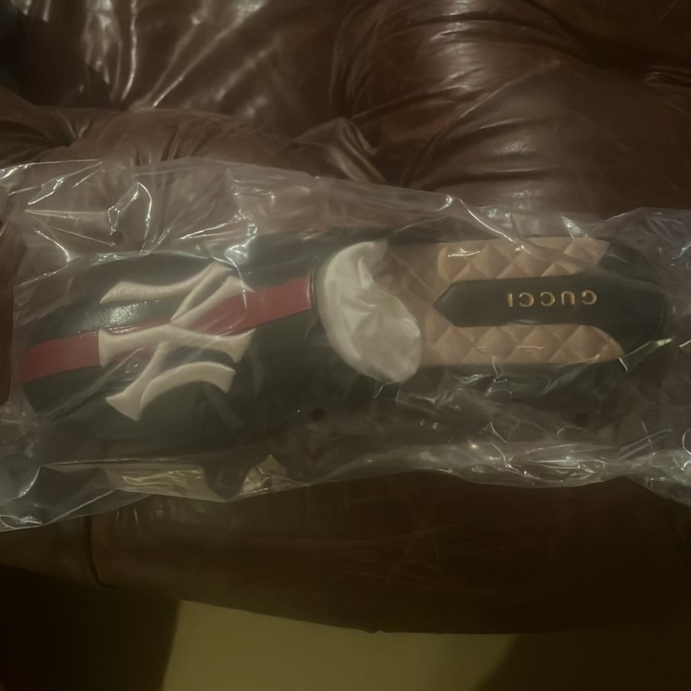 NY Yankees x GUCCI Princetown Crossover Fashion  Size 8